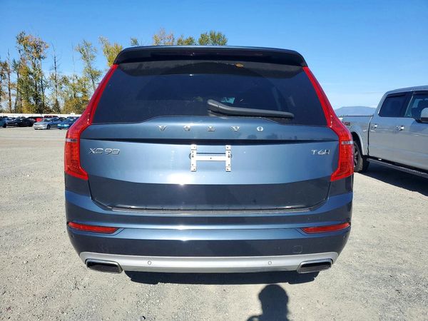 2021 VOLVO XC90 Momentum — DIRR