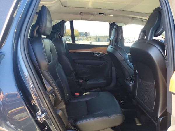 2021 VOLVO XC90 Momentum — PSRS