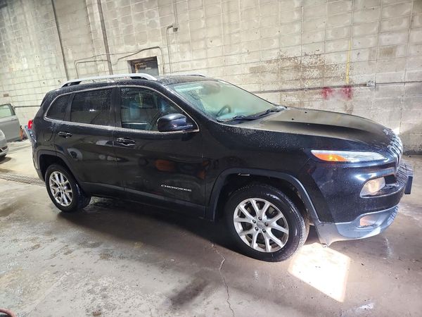 2014 JEEP CHEROKEE LATITUDE 4X4 — Passenger 3/4