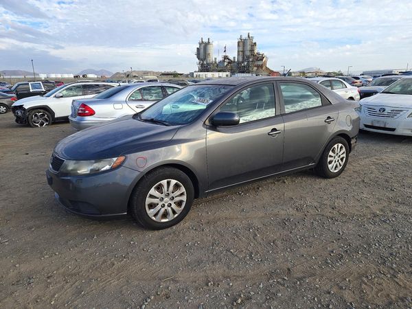 2013 KIA FORTE EX — Front 3/4