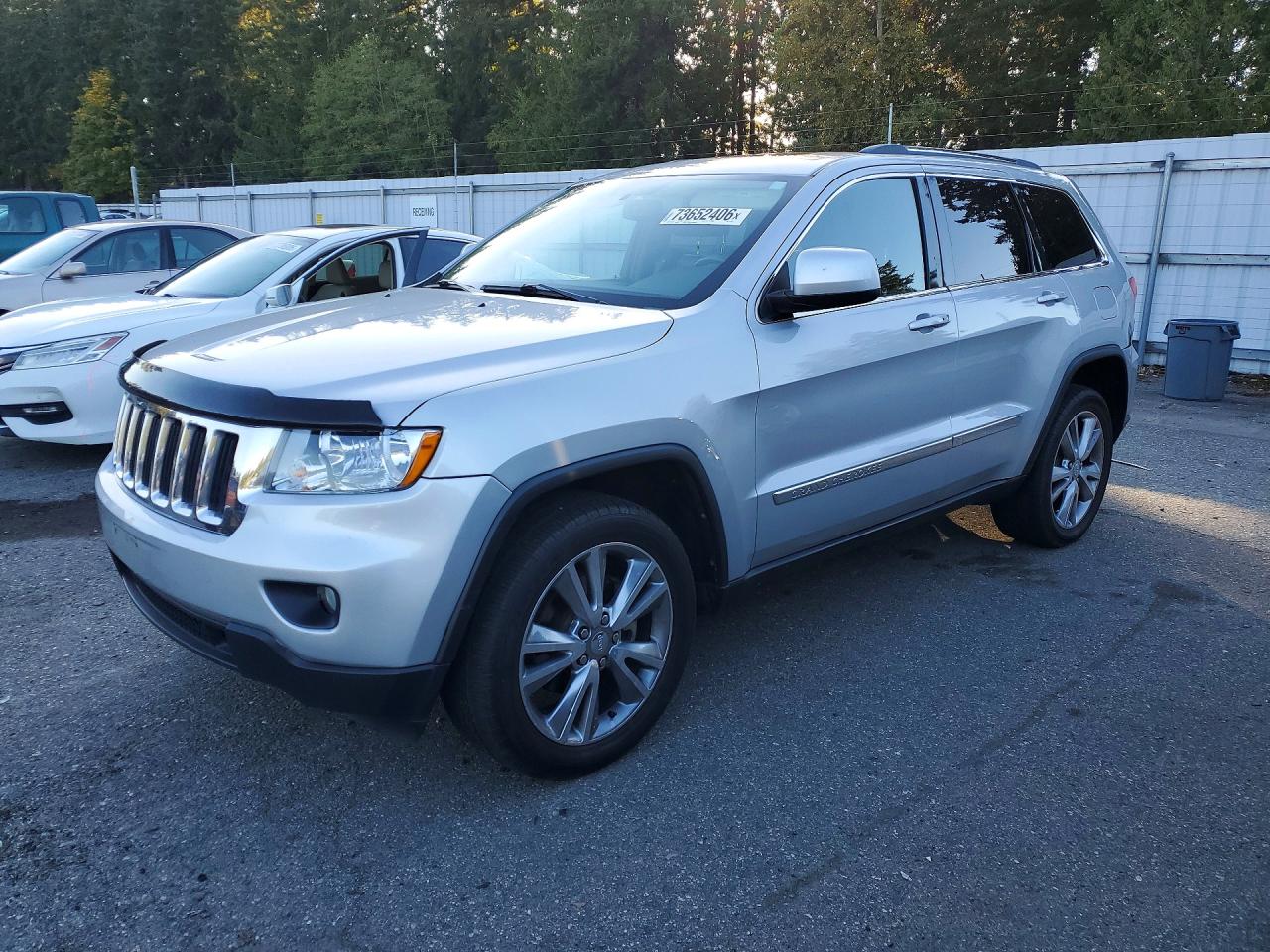 2013 JEEP CHEROKEE Laredo — Front 3/4