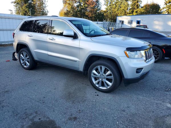 2013 JEEP CHEROKEE Laredo — Passenger 3/4