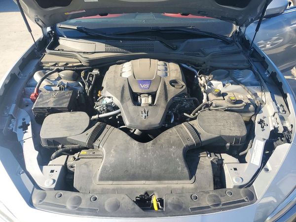 2018 MASERATI GHIBLI Luxury — Engine bay
