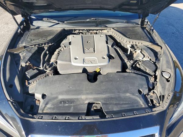 2015 INFINITI Q50 — Engine bay