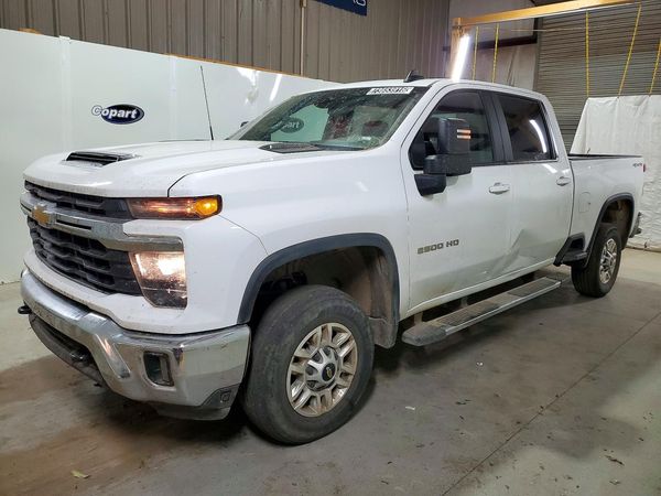 2025 CHEVROLET SILVERADO LT — Front 3/4