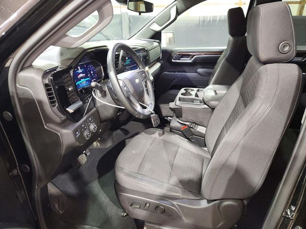 2026 CHEVROLET SILVERADO LT — DENT