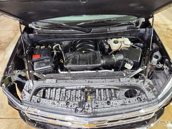 2026 CHEVROLET SILVERADO LT — Engine bay