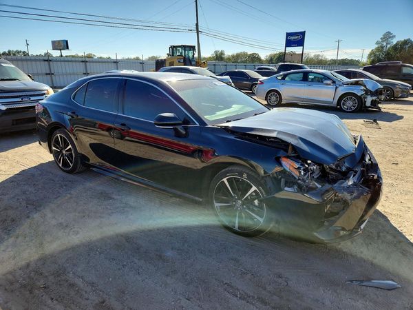 2018 TOYOTA CAMRY XSE — Passenger 3/4
