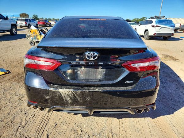 2018 TOYOTA CAMRY XSE — DIRR