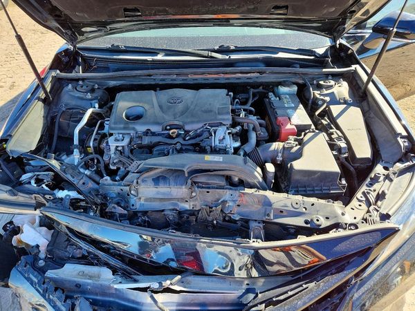 2018 TOYOTA CAMRY XSE — Engine bay