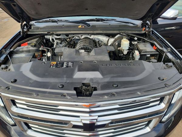 2015 CHEVROLET TAHOE LTZ — Engine bay