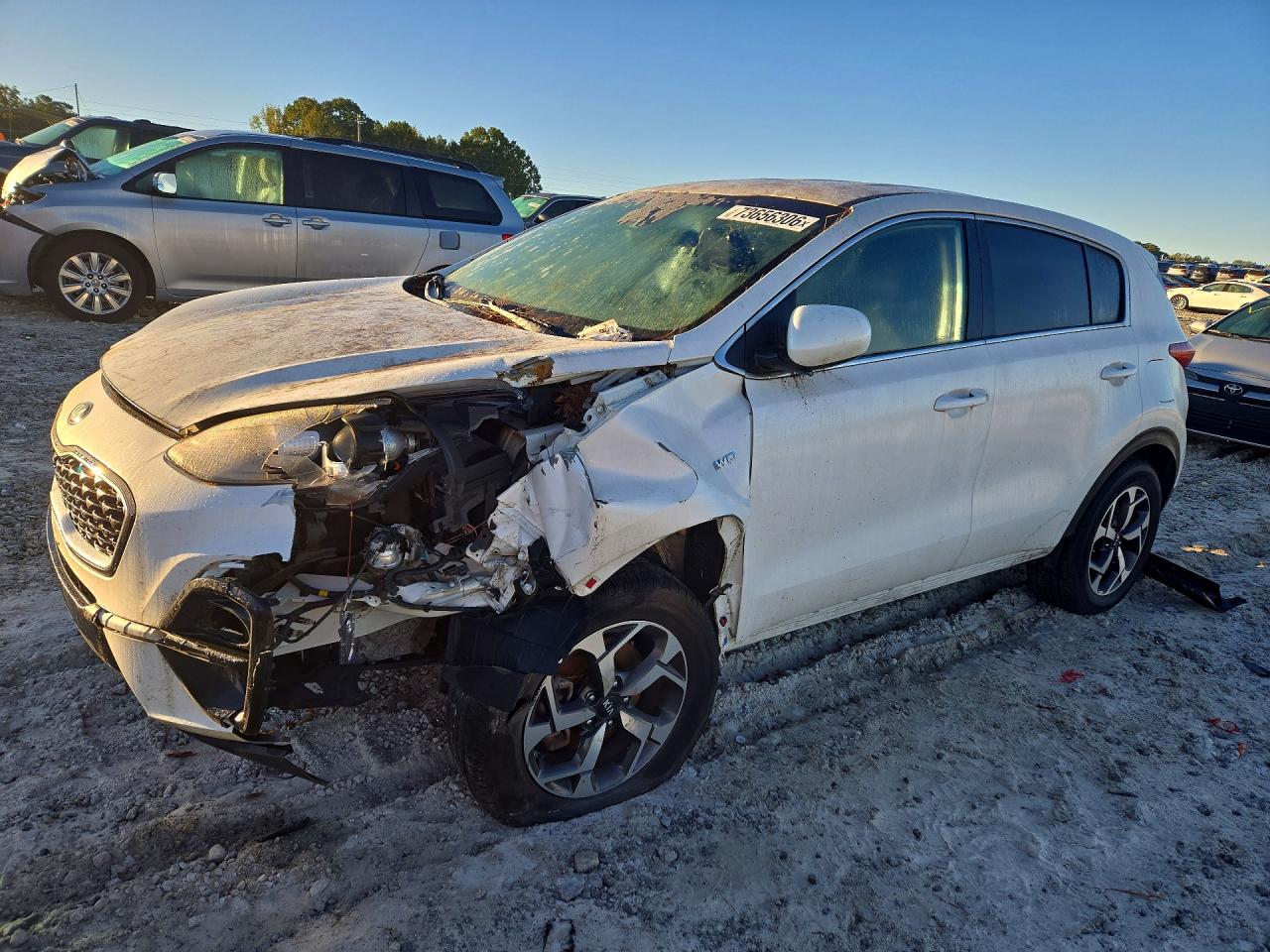 2021 KIA SPORTAGE LX — Front 3/4