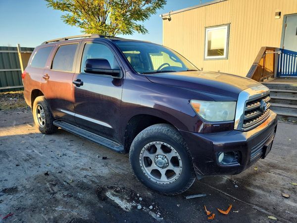 2012 TOYOTA SEQUOIA — Passenger 3/4