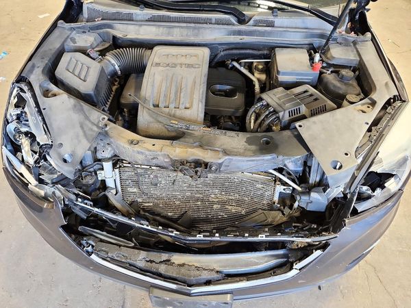 2016 CHEVROLET EQUINOX LT — Engine bay