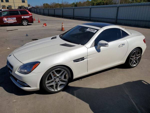 2014 MERCEDES-BENZ SLK SLK250 — Front 3/4