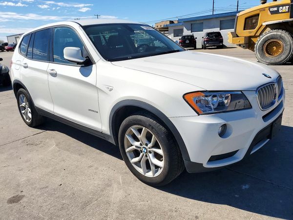 2013 BMW X3 xDrive28i — Passenger 3/4