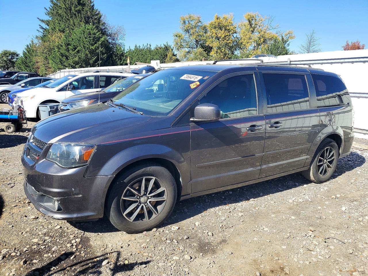 2017 DODGE CARAVAN GT — Front 3/4