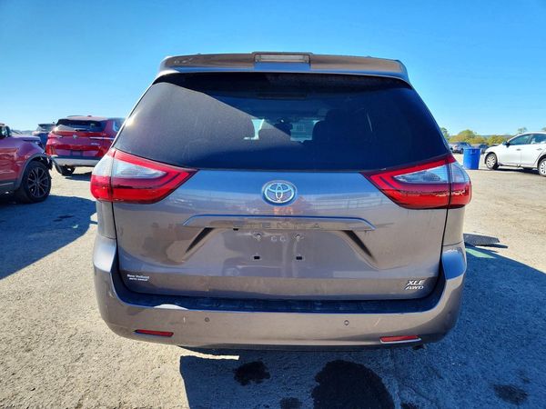 2020 TOYOTA SIENNA Q grade — DIRR