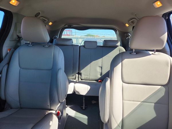 2020 TOYOTA SIENNA Q grade — SUVN