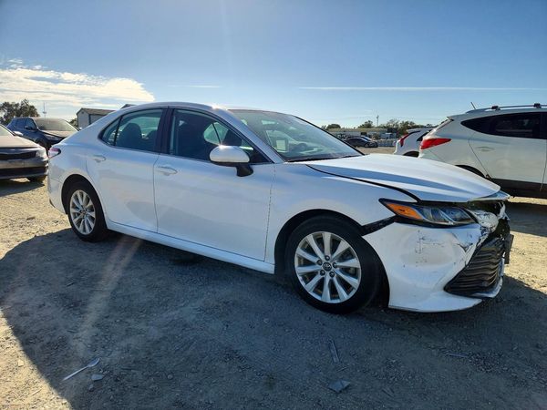 2019 TOYOTA CAMRY — Passenger 3/4