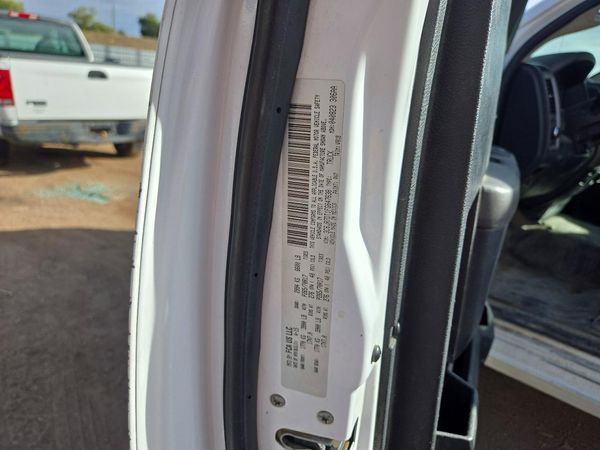 2015 RAM 1500 ST — VINS