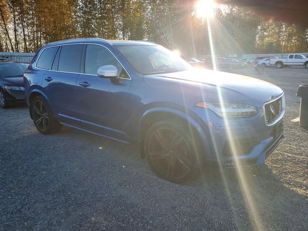 2017 VOLVO XC90 R-Design — Passenger 3/4
