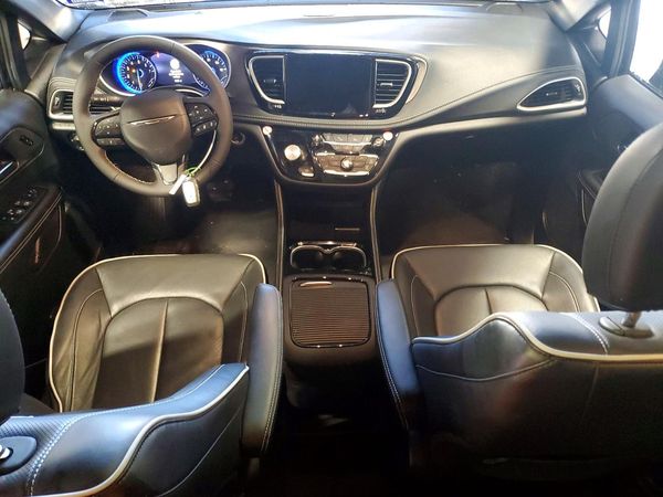 2027 CHRYSLER PACIFICA Limited — CKPT
