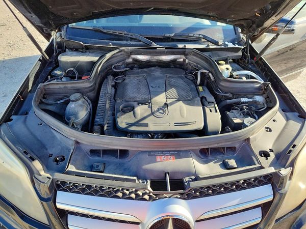 2015 MERCEDES-BENZ GLK GLK350 — Engine bay