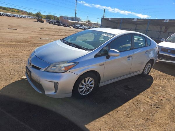 2012 TOYOTA PRIUS — Front 3/4