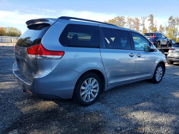 2012 TOYOTA SIENNA — PSRA