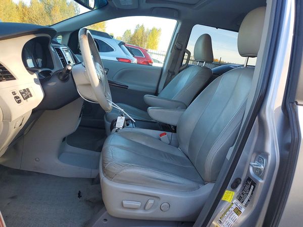 2012 TOYOTA SIENNA — DENT