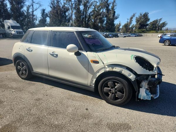 2019 MINI COOPER — Passenger 3/4