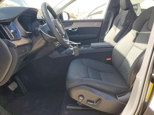 2026 VOLVO XC90 Plus Bright — DENT