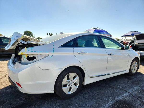 2012 HYUNDAI SONATA Middle level — PSRA