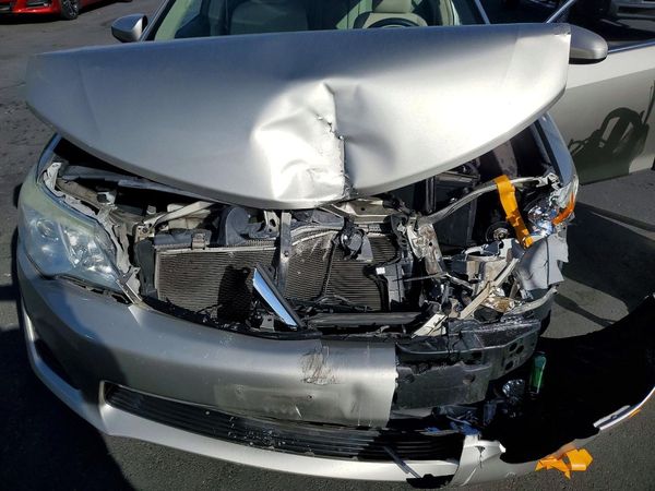 2014 TOYOTA CAMRY — Engine bay