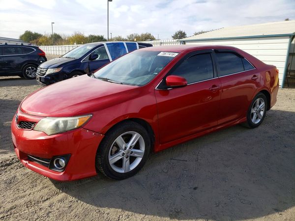 2013 TOYOTA CAMRY — Front 3/4