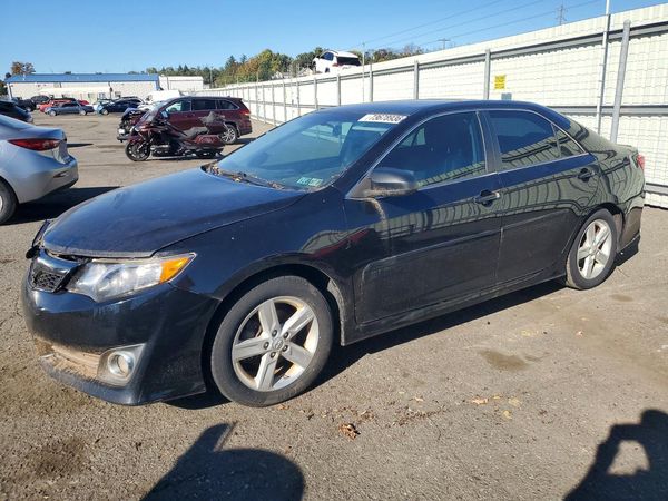 2014 TOYOTA CAMRY — Front 3/4