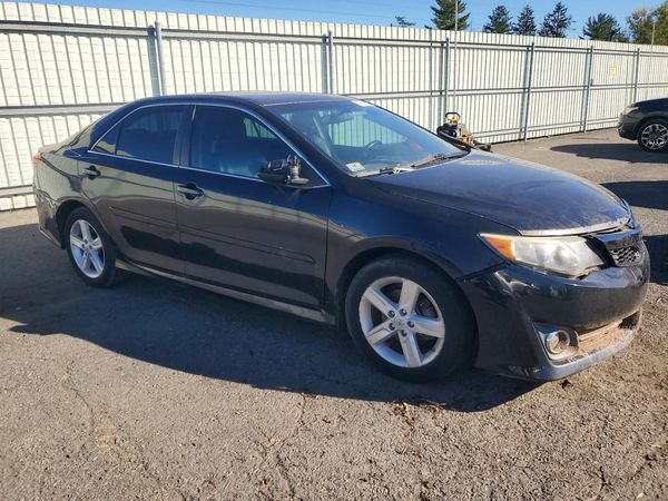 2014 TOYOTA CAMRY — Passenger 3/4