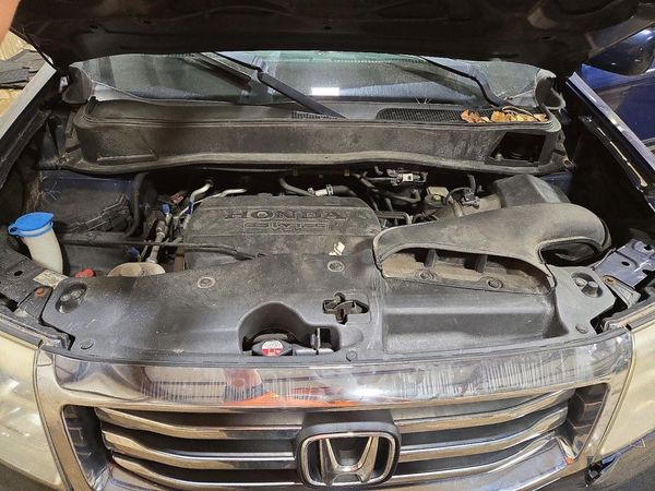 2015 HONDA PILOT EX — Engine bay