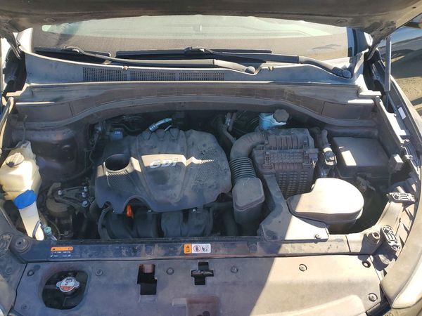 2014 HYUNDAI SANTA FE GLS — Engine bay