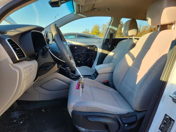 2019 HYUNDAI TUCSON SE — DENT
