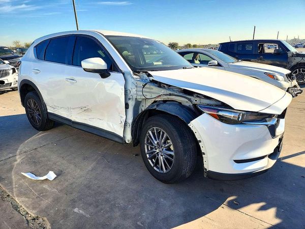 2020 MAZDA CX-5 Touring — Passenger 3/4