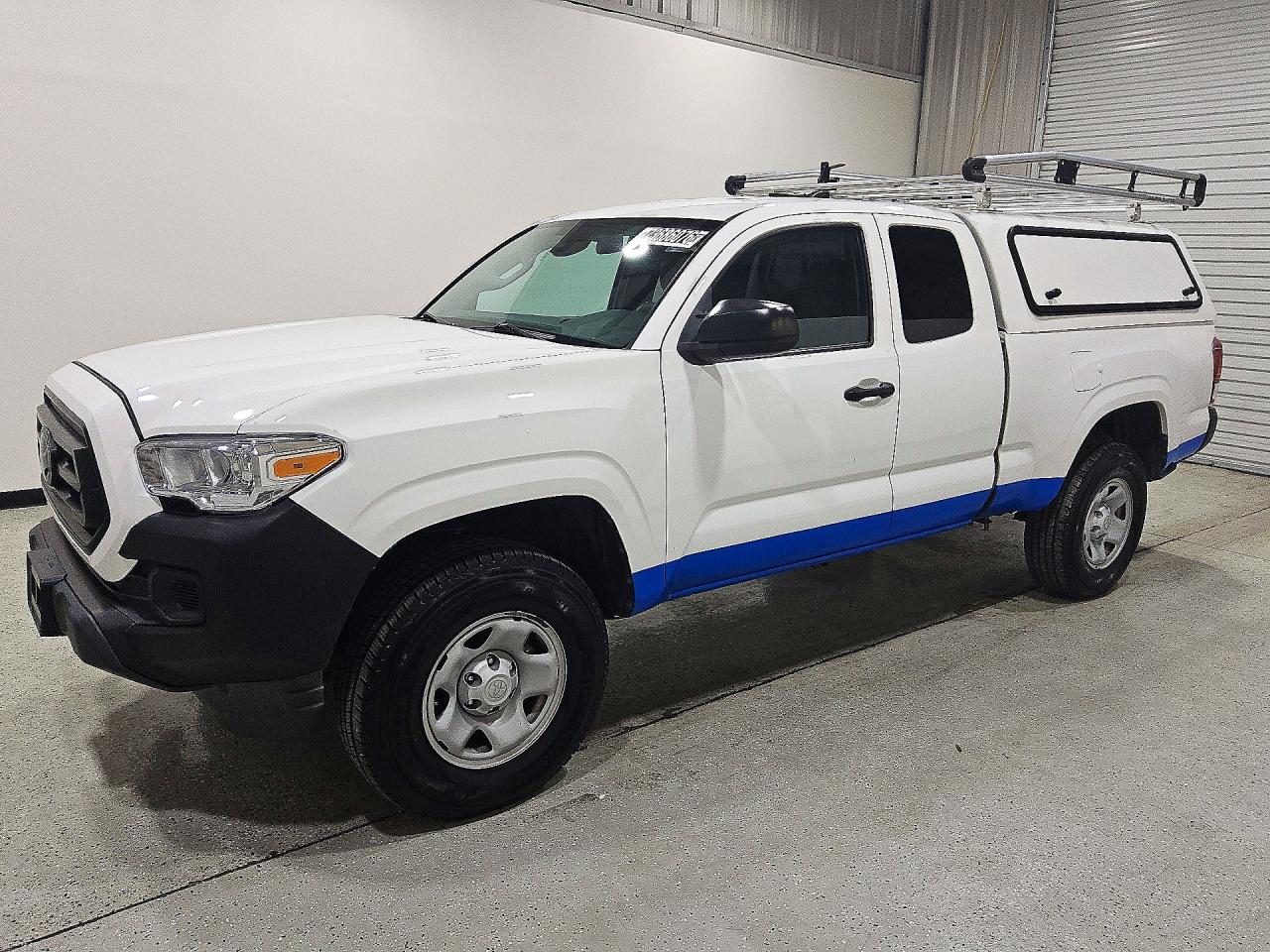 2022 TOYOTA TACOMA SR5 — Front 3/4
