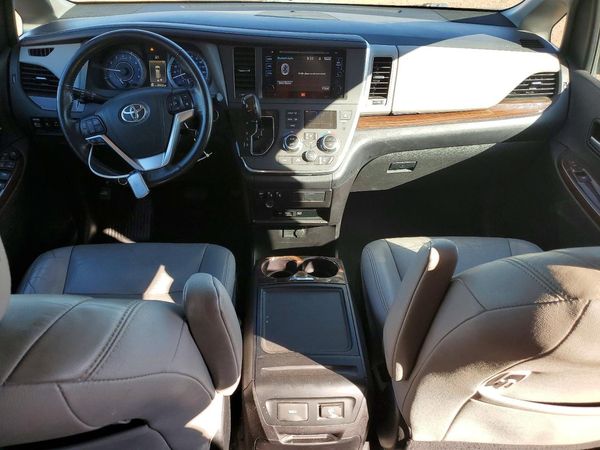 2015 TOYOTA SIENNA — CKPT