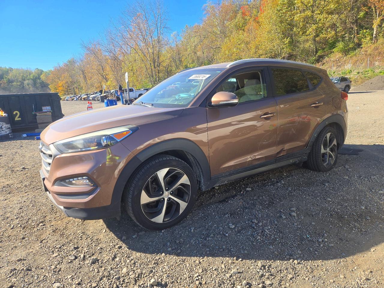 2016 HYUNDAI TUCSON — Front 3/4