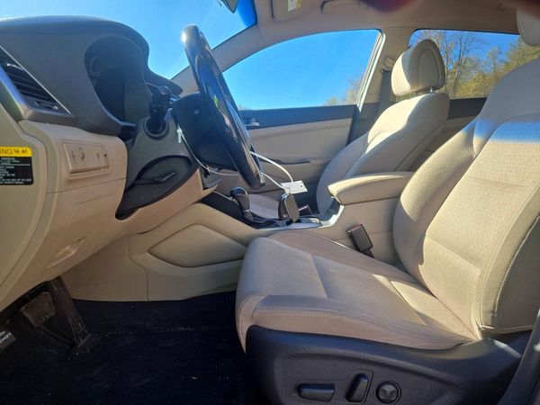 2016 HYUNDAI TUCSON — DENT