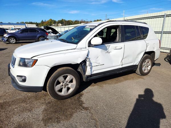 2017 JEEP COMPASS Latitude — Front 3/4