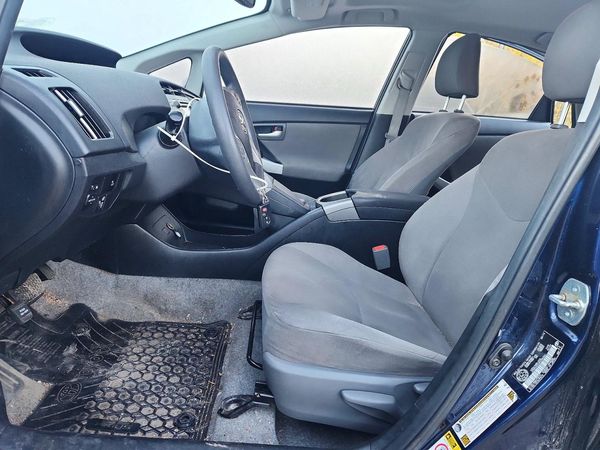 2014 TOYOTA PRIUS — DENT