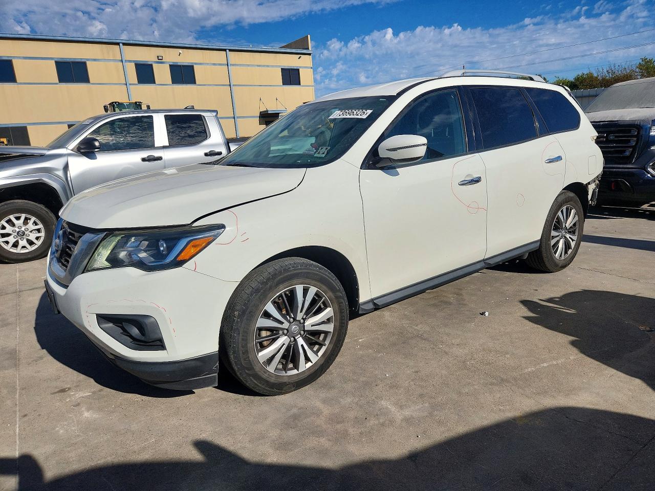 2019 NISSAN PATHFINDER — Front 3/4