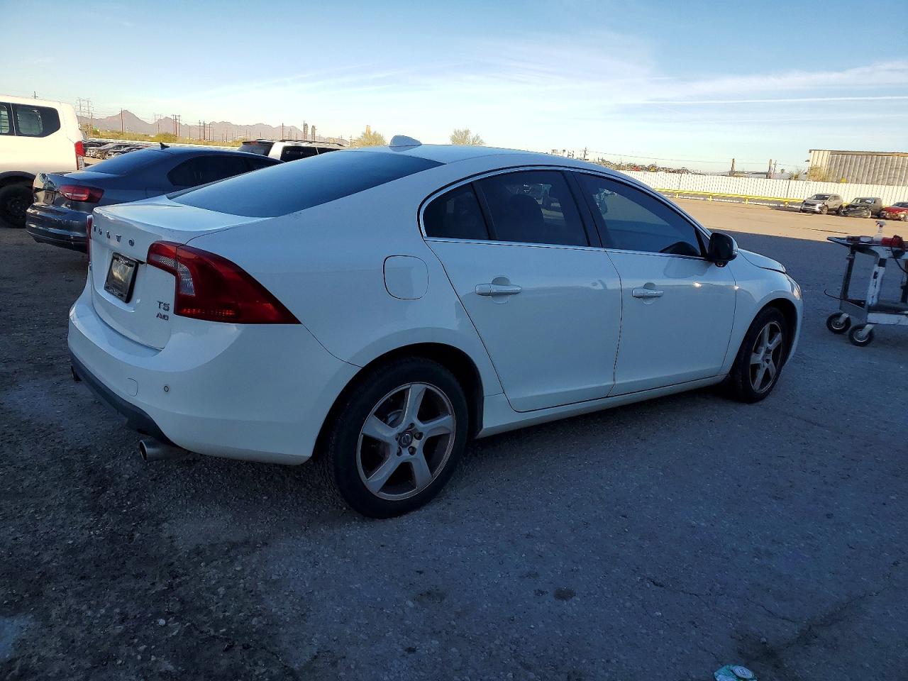 2013 VOLVO S60
